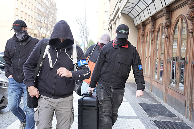 Policie zasahuje ve VZP kvůli veřejným zakázkám, zadržela devatenáct lidí