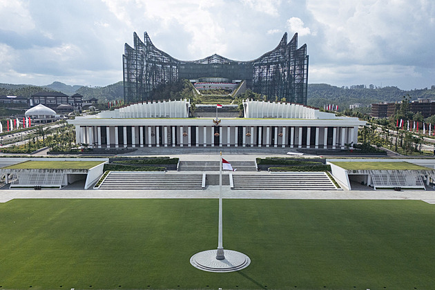 Má nahradit potápějící se Jakartu. Z nové metropole je ale zatím město duchů