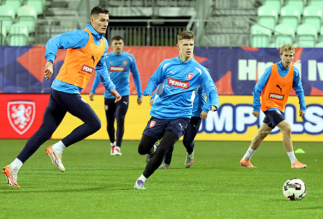 ONLINE: Česko - San Marino, příprava s nováčky. Hrají Sejk, Hellebrand i Ladra