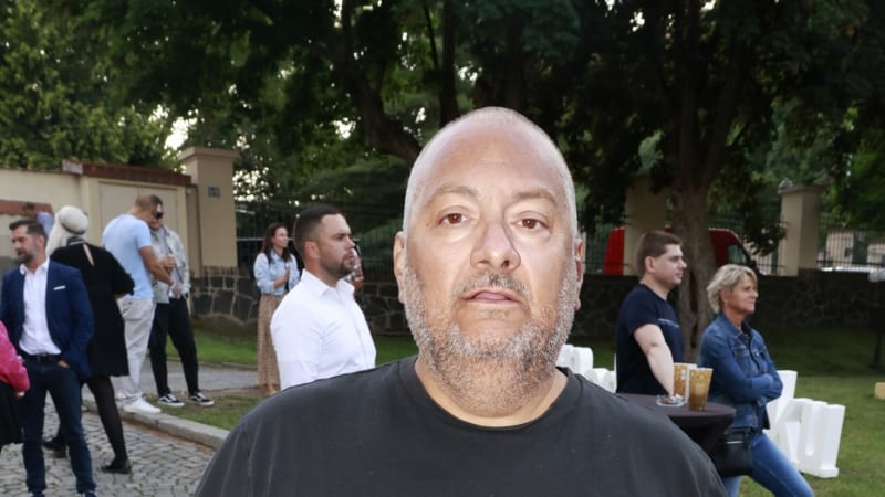 Obavy o Hezuckého: Oblíbený moderátor se neobjevil v ranní show, fanoušci přejí uzdravení