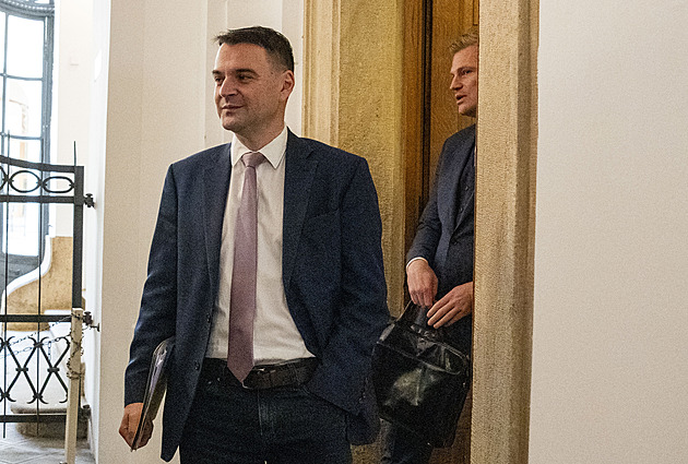 Začíná rozhodující bitva o Turka. Šéf Motoristů Macinka míří na Hrad