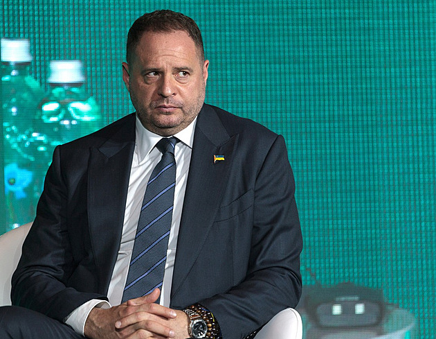 Protikorupční úřad prohledává kancelář Zelenského poradce Jermaka