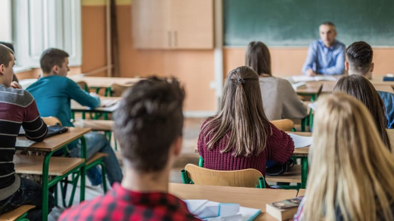 Děti z bohatých rodin s penězi nakládat umí. Potomci chudých rodičů jsou v nevýhodě