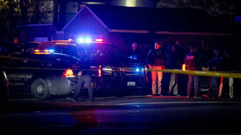 Ta zvířata dopadneme, slibuje policie po střelbě na dětské oslavě v USA a žádá o pomoc