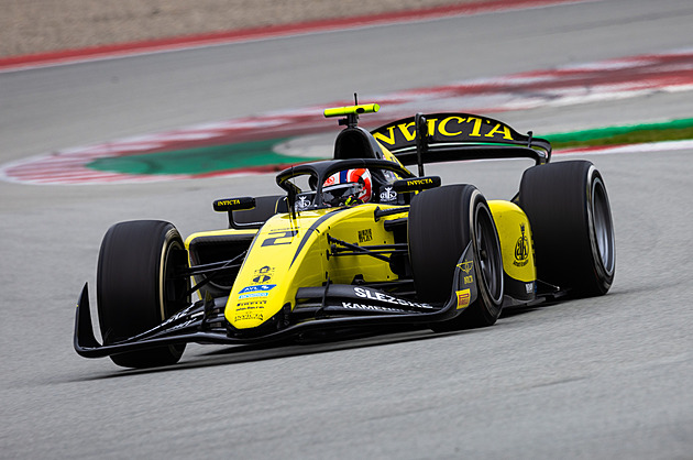 Druhá pole position v sezoně. Staněk ovládl kvalifikaci formule 2 v Abú Zabí