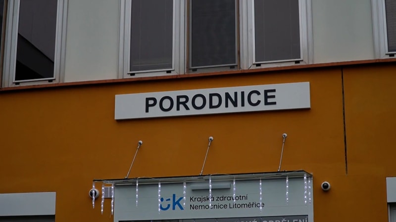 Kriminalisté vyšetřují úmrtí novorozenců v litoměřické porodnici. Pacienti nemocnici brání