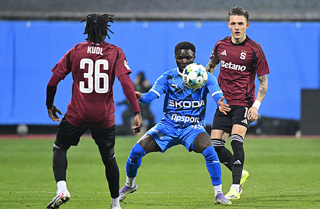 ONLINE: Ml. Boleslav - Sparta 0:0, Surovčík chybuje, domácí Buryán ale netrestá