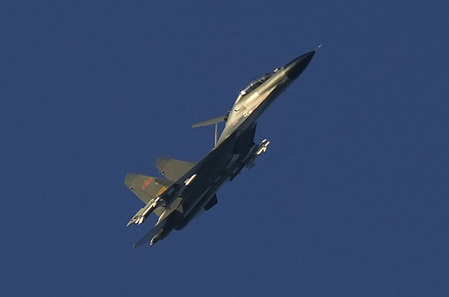 Čínská armáda nečekaně zastavila lety kolem Tchaj-wanu. Analytici netuší proč