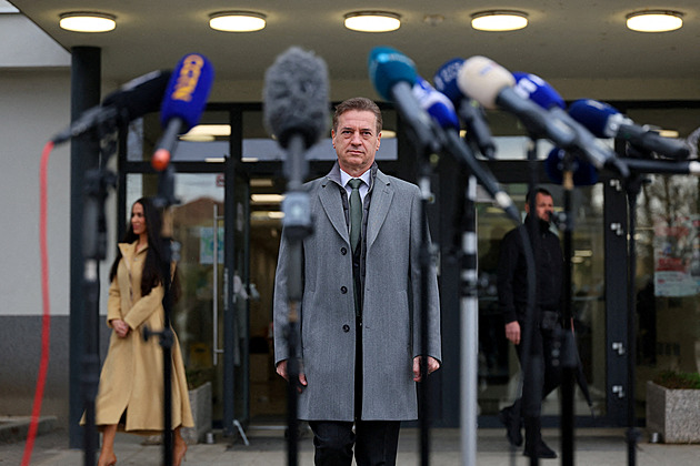 Ve slovinských volbách vede strana premiéra, ten bývalý mírně zaostává