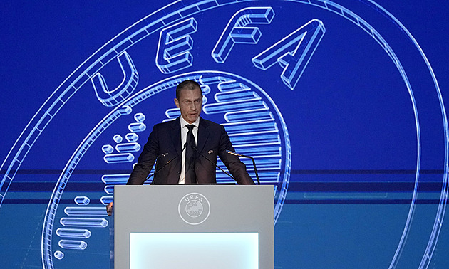 Už ani šéf UEFA nerozumí pravidlům ohledně videa. A nejsem sám, tvrdí Čeferin
