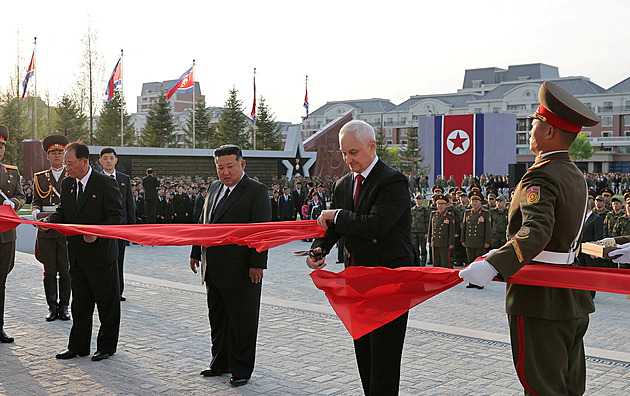 Kim s Rusy otevřel muzeum pro padlé vojáky. Symbol přátelství, vzkázal Putin