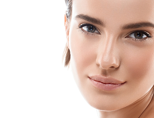 Pomůže voda a luxusní krém. Tyto mýty o vráskách jsou dávno pasé