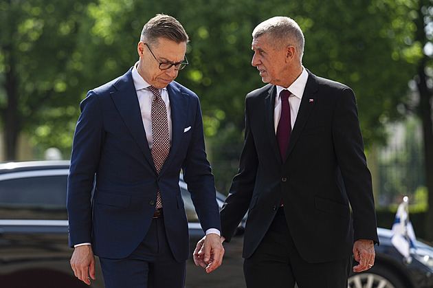 Finský prezident se setkal s Babišem. Proberou obranu, pak promluví na konferenci