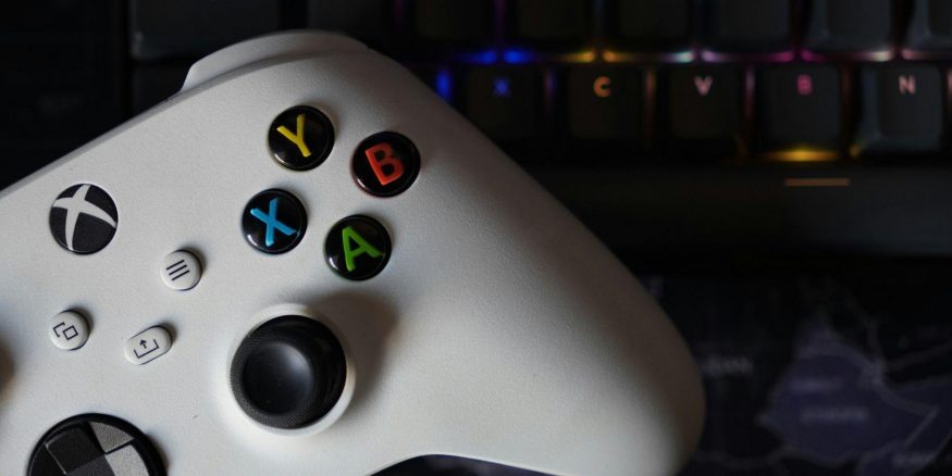 Microsoft připravuje nové Xbox ovladače. Elite 3 dostane nová tlačítka a vyměnitelnou baterii