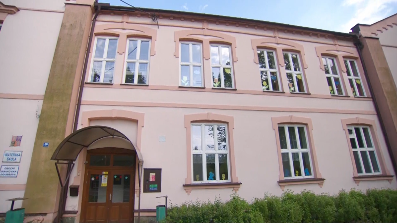 Nejen školník. Pod vlivem drog ve školce v Doubravě měl být i ředitel
