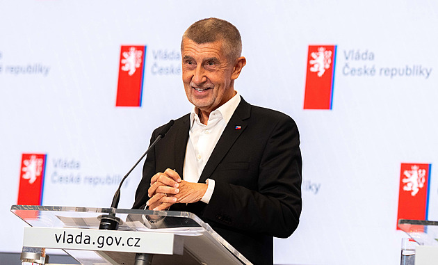 Babiš z Úřadu vlády přesouvá desítky lidí. Středula odsoudil, že bez porady s odbory