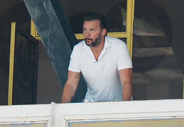 Jankulovského potěšila záchrana Baníku, načež na písku porazil sparťana Koháka