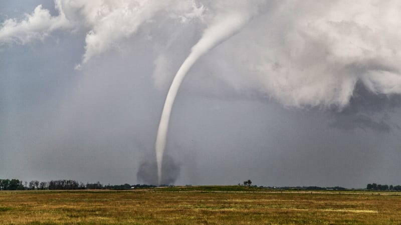 Tornádo se zřejmě prohnalo Českem. Svědci sdílejí videa, meteorologové sbírají hlášení škod