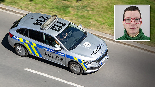 Desítky policistů a vrtulník hledají v Brně zmizelou ženu. Má výrazné červené brýle