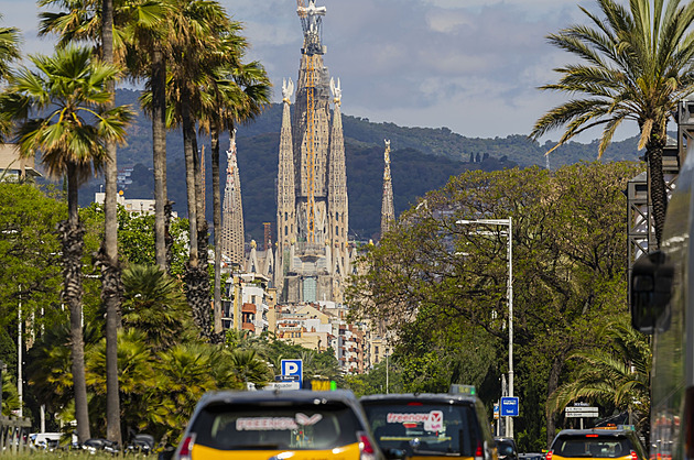 Barcelona ždímá eura z návštěvy papeže. K pronájmu jsou i balkony nad cestou, kudy pojede