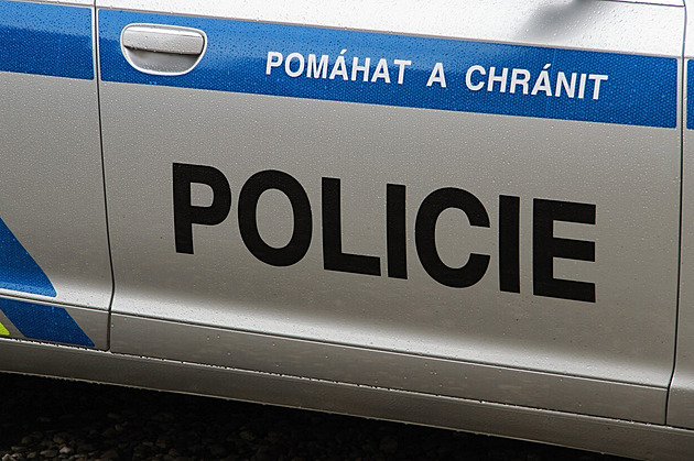 Nehoda uzavřela dálnici D3 ve směru na Prahu. Podle policie jel řidič příliš rychle